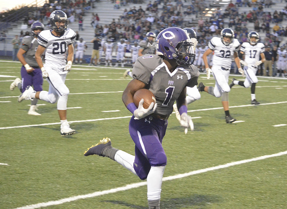 Clovis football team routs Rockets The Eastern New Mexico News