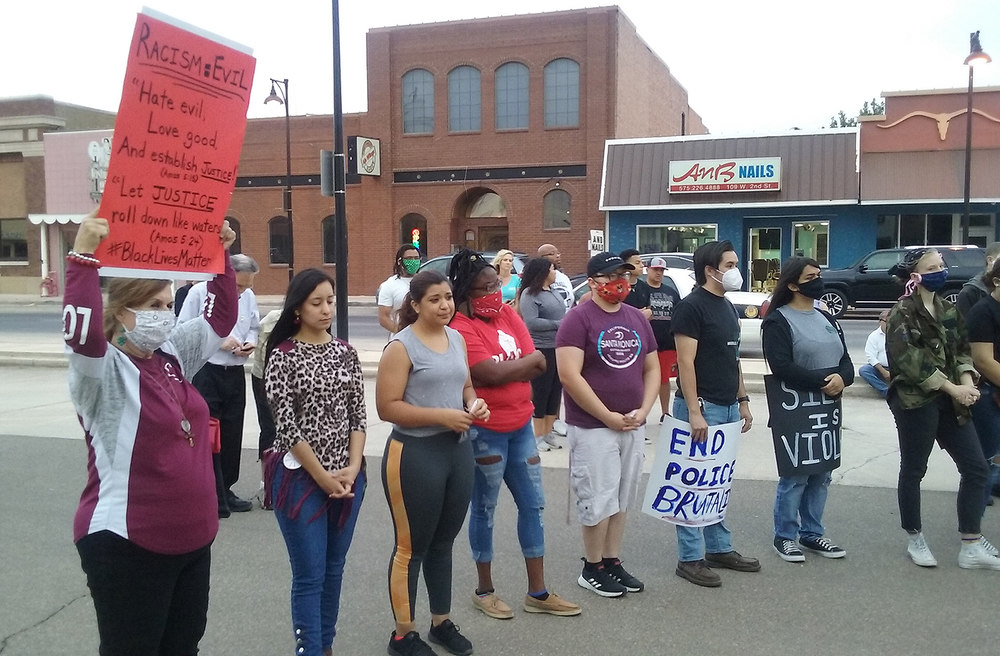 Portales holds peaceful protest - The Eastern New Mexico News